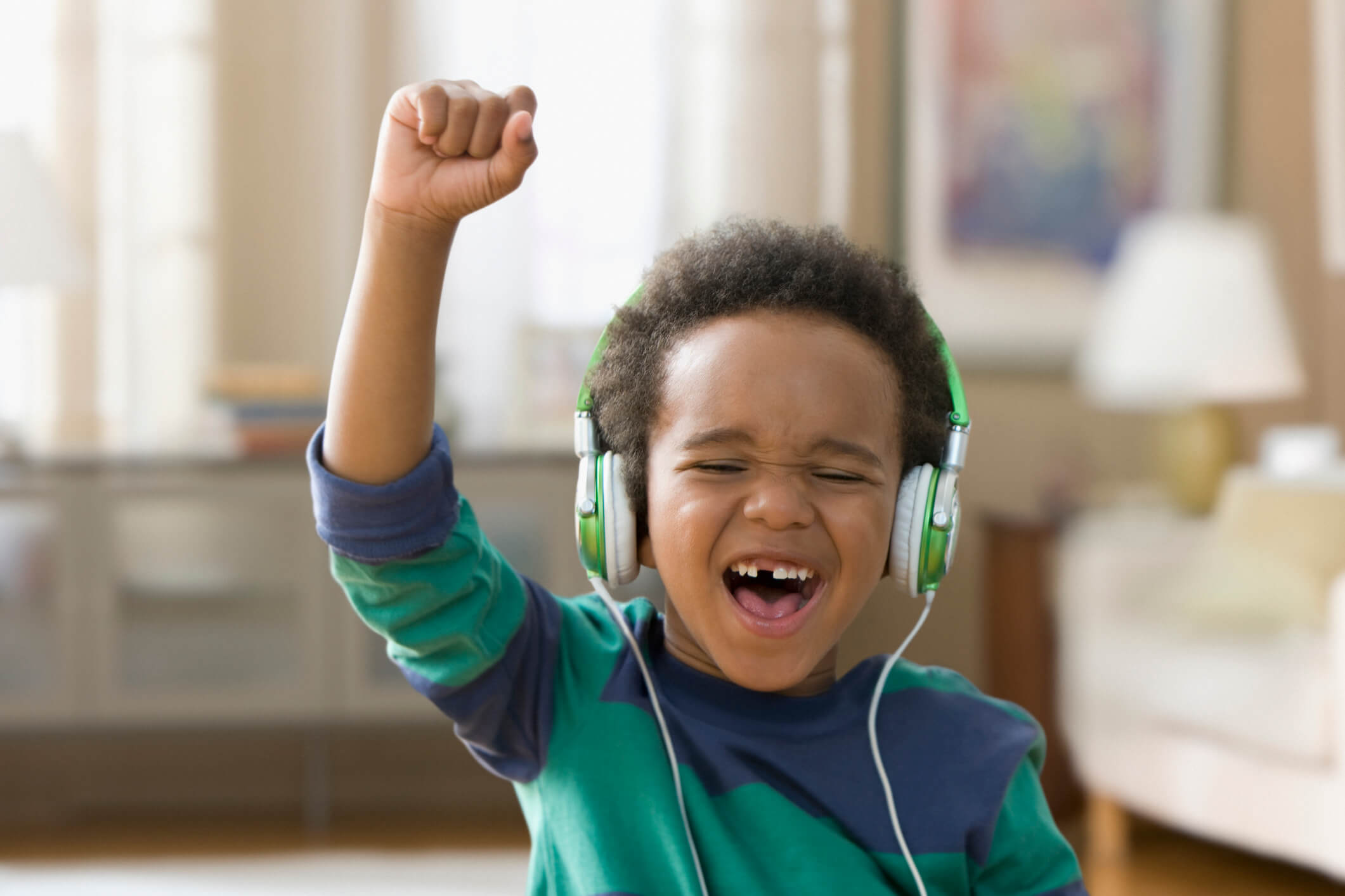 Música No Desenvolvimento Infantil. Fotografia Vertical Interior